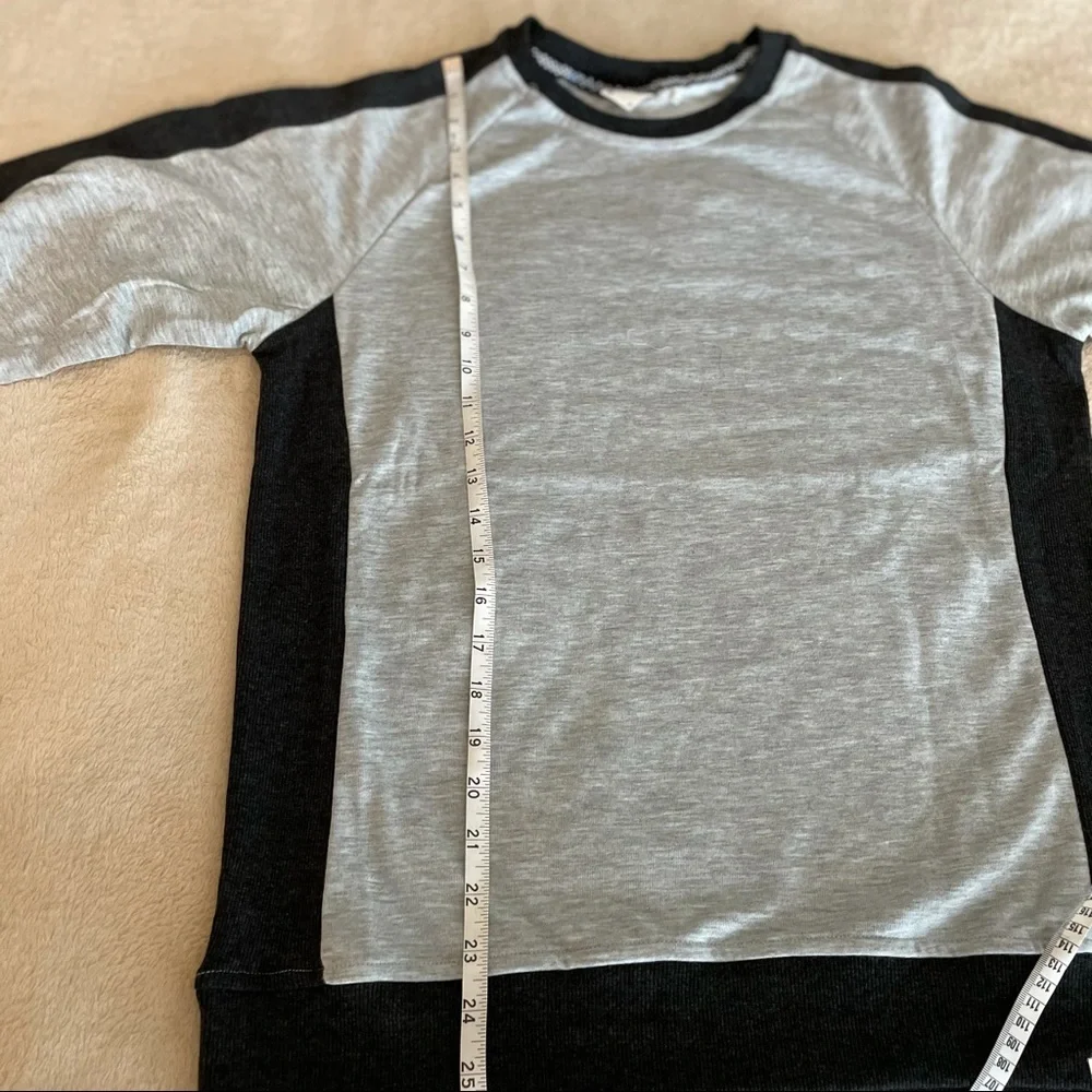 Retreat LA Color-block Crewneck Sweater - Size S - Picture 9 of 12